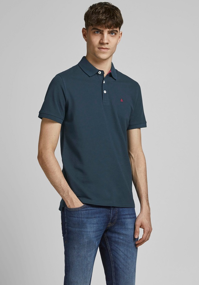 Jack & Jones Poloshirt »JJEPAULOS Poloshirt mit klassischem Kragen und figurbetonter Form« Logostickerei, modisch, schmal, Baumwolle, Polokragen