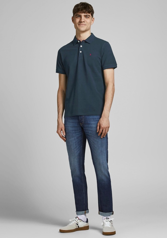 Jack & Jones Poloshirt »JJEPAULOS Poloshirt mit klassischem Kragen und figurbetonter Form« Logostickerei, modisch, schmal, Baumwolle, Polokragen