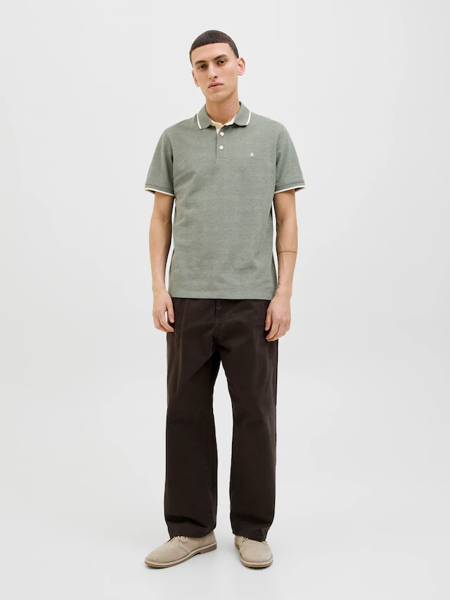 Jack & Jones Poloshirt »JJEPAULOS Poloshirt mit klassischem Kragen und figurbetonter Form« Logostickerei, modisch, schmal, Baumwolle, Polokragen