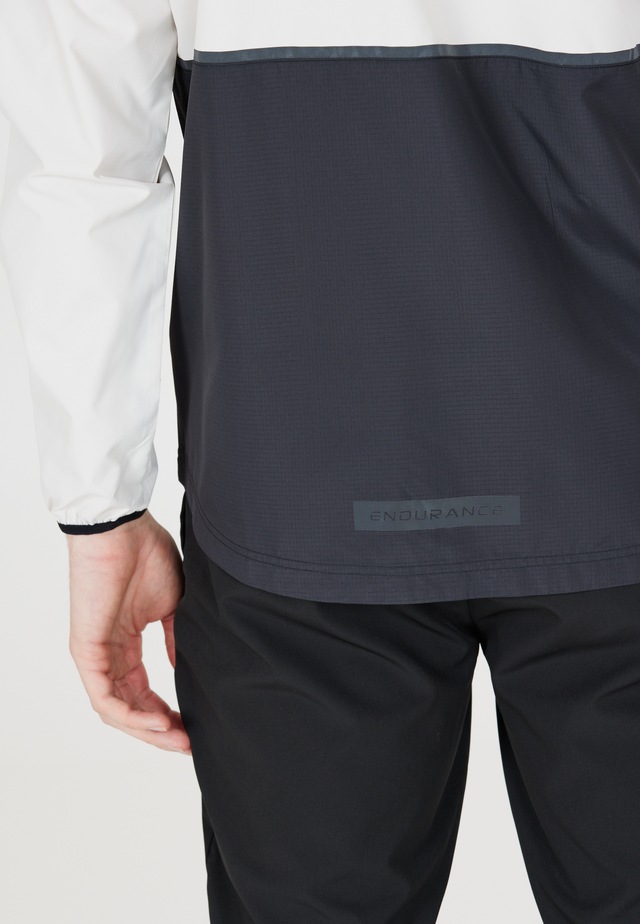 ENDURANCE Outdoorjacke »Hugoee« aus winddichtem Material