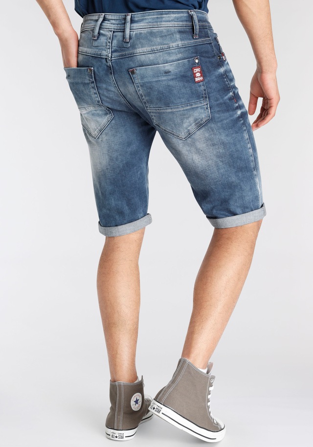 Cipo & Baxx Jeansshorts Baumwollmischung, regular fit