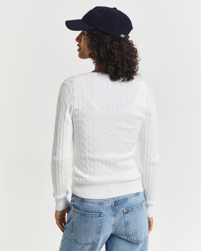 Gant Strickpullover »STRETCH COTTON CABLE V-NECK« mit Logostickerei auf der Brust