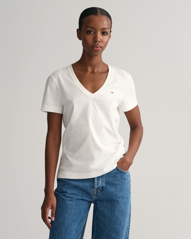 Gant T-Shirt »REG SHIELD KA V-NECK T-SHIRT« mit einer kleinen Logostickerei auf der Brust