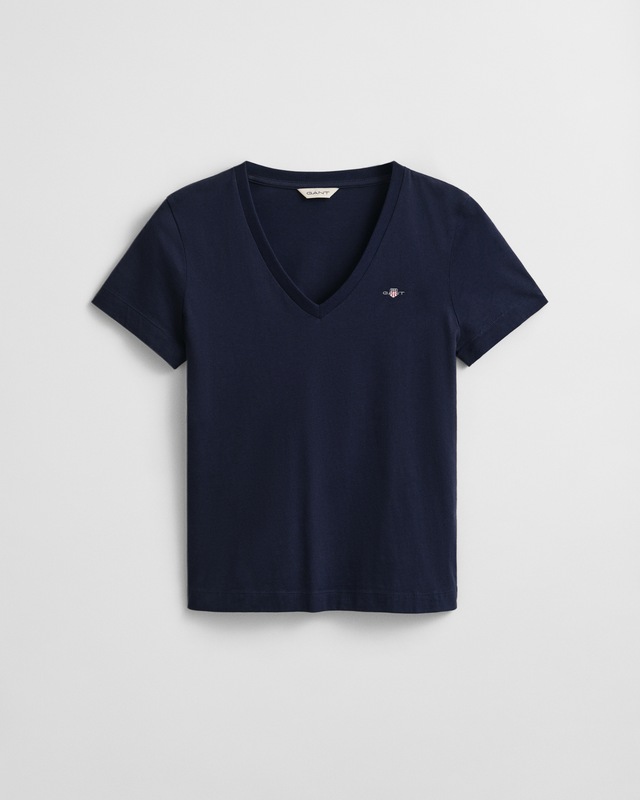 Gant T-Shirt »REG SHIELD KA V-NECK T-SHIRT« mit einer kleinen Logostickerei auf der Brust