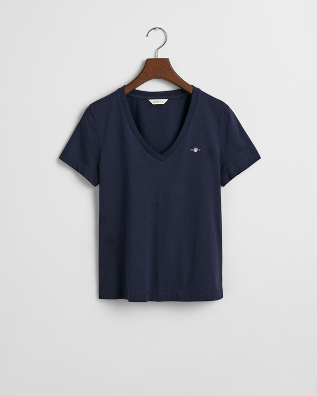 Gant T-Shirt »REG SHIELD KA V-NECK T-SHIRT« mit einer kleinen Logostickerei auf der Brust