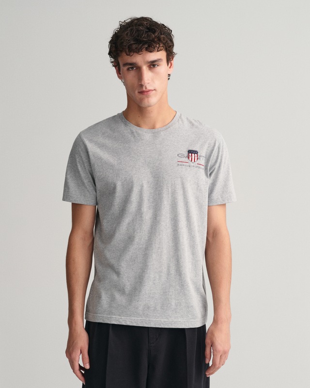 Gant T-Shirt »REG ARCHIVE SHIELD EMB SS T-SHIRT« von dem Archiv aus den 1980er-Jahren inspiriert