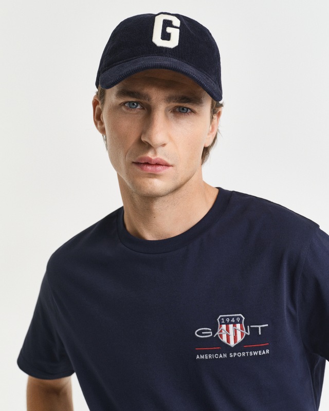 Gant T-Shirt »REG ARCHIVE SHIELD EMB SS T-SHIRT« von dem Archiv aus den 1980er-Jahren inspiriert