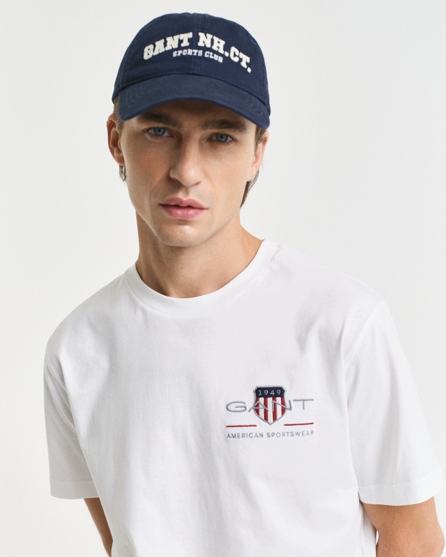 Gant T-Shirt »REG ARCHIVE SHIELD EMB SS T-SHIRT« von dem Archiv aus den 1980er-Jahren inspiriert