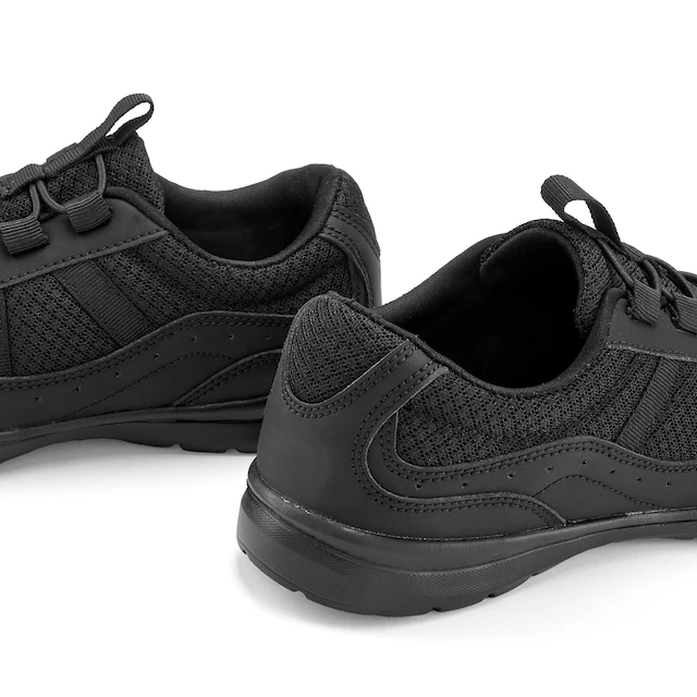 LASCANA Sneaker »Freizeitschuh, Halbschuh, Turnschuhe, Slip-On-Sneaker,« zum Reinschlüpfen mit elastischen Schnürbändern VEGAN