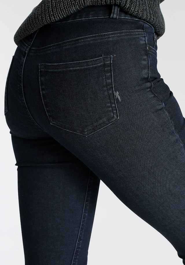 Arizona Bootcut-Jeans »Ultra Soft« elastische Passform, ausgestellte Beinform, hohe Leibhöhe
