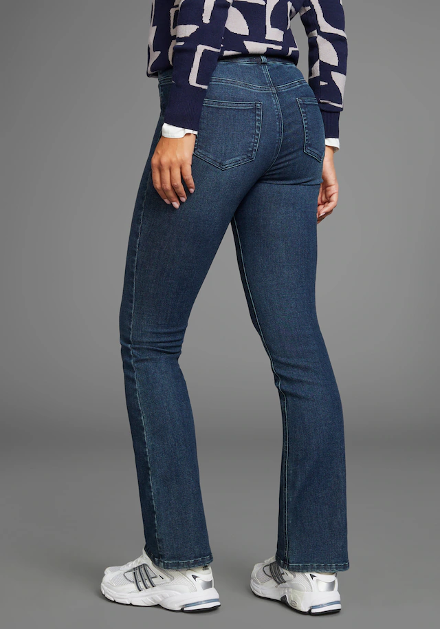 Arizona Bootcut-Jeans »Ultra Soft« elastische Passform, ausgestellte Beinform, hohe Leibhöhe