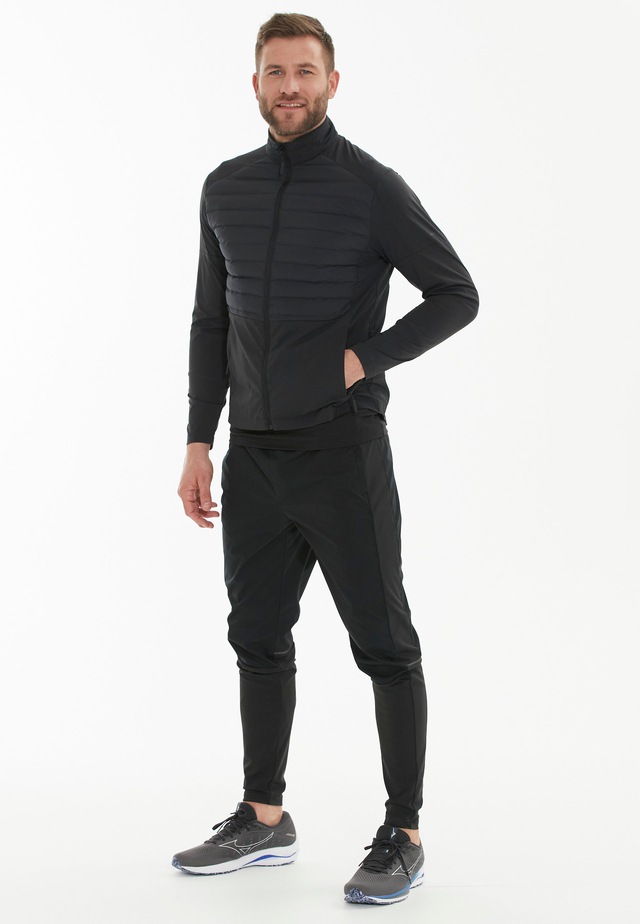 ENDURANCE Laufjacke »Benst« aus winddichtem Material
