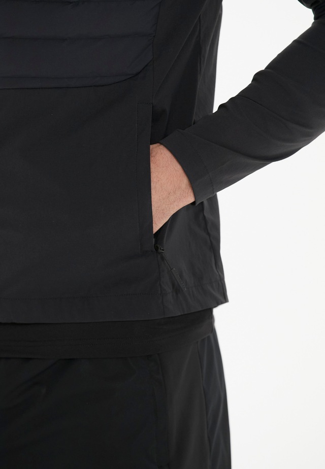 ENDURANCE Laufjacke »Benst« aus winddichtem Material