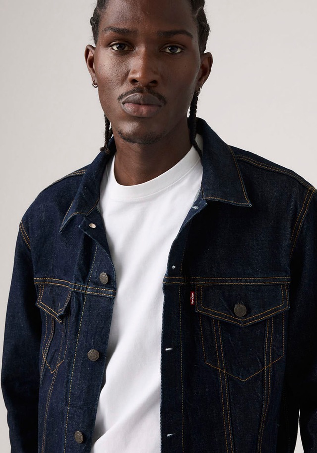 Levi's® Jeansjacke »VINTAGE FIT TRUCKER JKT« ohne Kapuze mit Knopfleiste