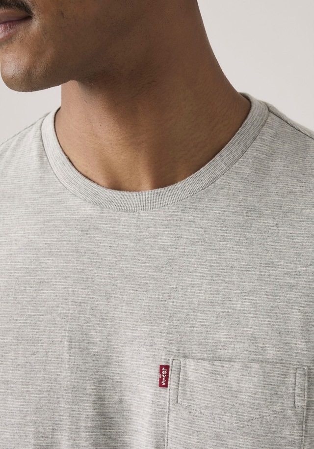Levi's® T-Shirt »CLASSIC POCKET TEE« mit aufgesetzter Brusttasche