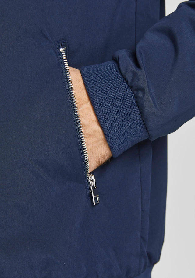 Jack & Jones Blouson »JJERUSH Stylisch, funktional, ideal für Herbst, pflegeleicht« ohne Kapuze mit stylischem Stehkragen