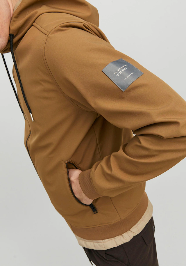 Jack & Jones Softshelljacke »JJEBASIC mit wasserabweisender Funktion« mit Kapuze Kunstfaser, regular fit