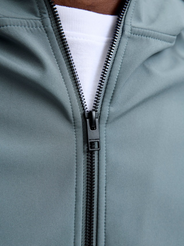 Jack & Jones Softshelljacke »JJEBASIC mit wasserabweisender Funktion« mit Kapuze Kunstfaser, regular fit