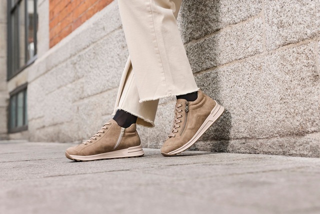 Rieker Sneaker Freizeitschuh, Halbschuh, Schnürschuh, mit weichem Schaftrand