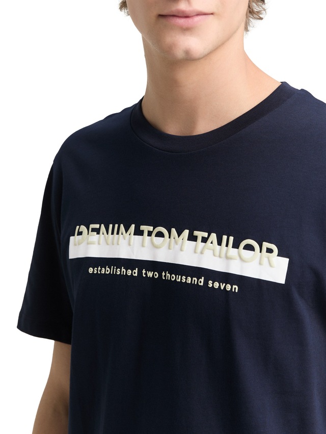 TOM TAILOR Denim Rundhalsshirt mit Logofrontprint