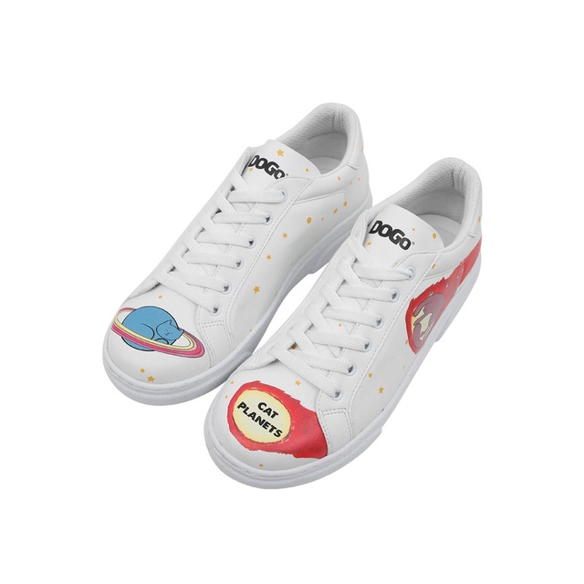 DOGO Sneaker »Ace Low-Top Sneaker Best Of Tweety And Sylvester Black Damen« Handgefertigt
