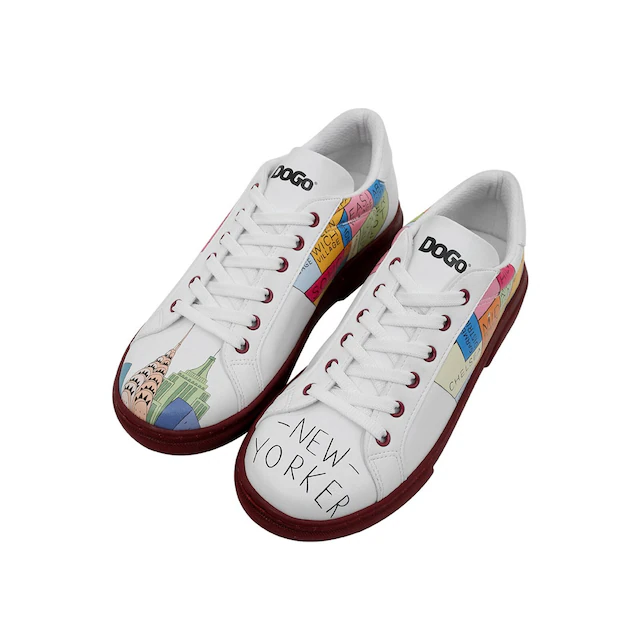 DOGO Sneaker »Ace Low-Top Sneaker Best Of Tweety And Sylvester Black Damen« Handgefertigt