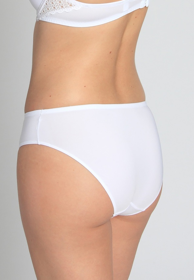 Sassa Slip »Lovely Secret« normale Taillenhöhe, klassische Passform, elegante Spitzendetails