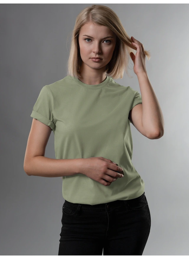 Trigema T-Shirt »TRIGEMA Slim Fit T-Shirt aus DELUXE Baumwolle« 1