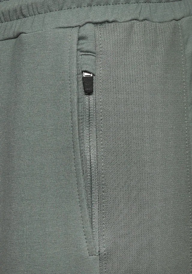 le jogger® Sweatpants mit farblichen Einsatz und Reißverschlusstaschen
