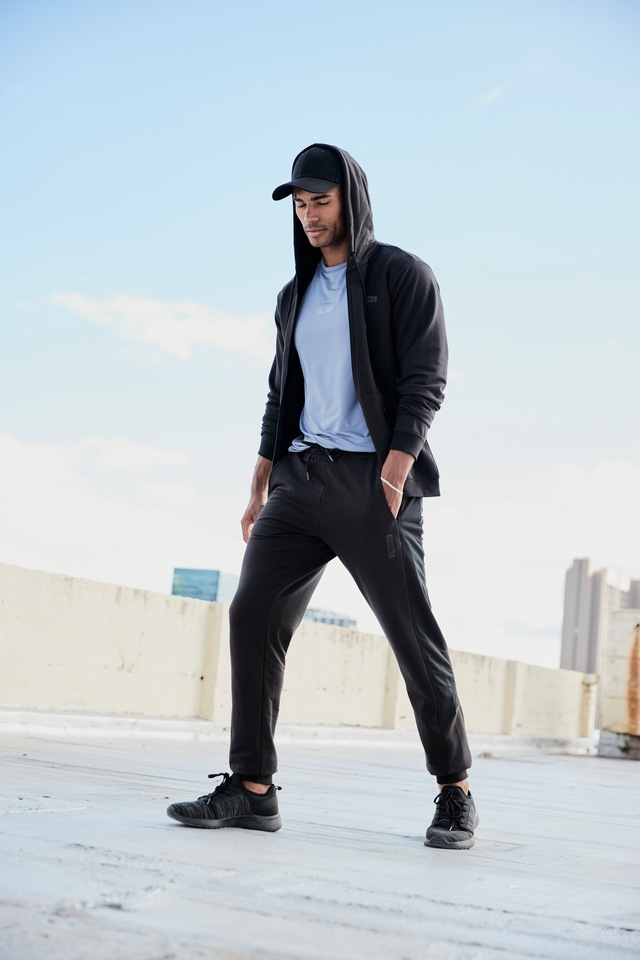 le jogger® Sweatpants mit farblichen Einsatz und Reißverschlusstaschen