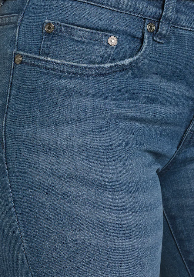 KangaROOS Bootcut-Jeans mit ausgestellter Beinform, aus Baumwolle und Elasthan