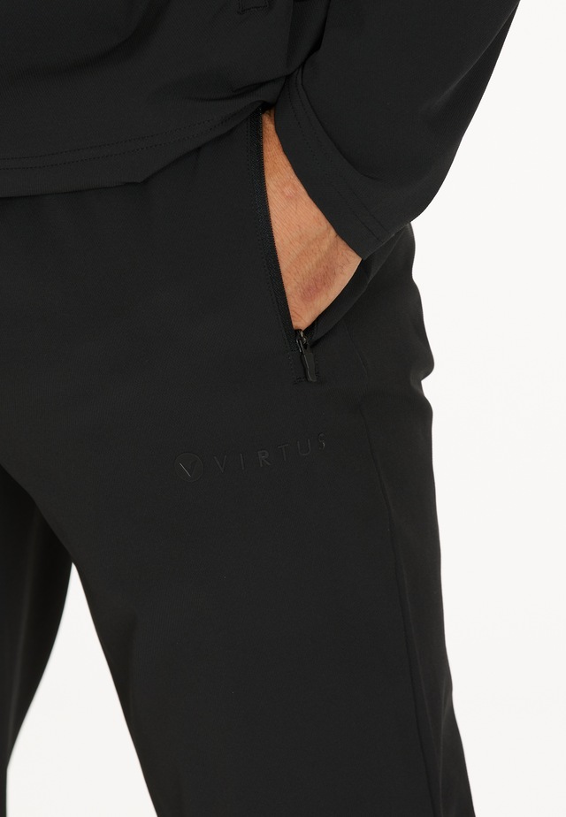Virtus Sweathose »Colin« mit wasserabweisender Membran