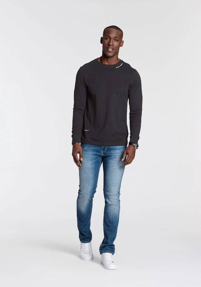 DELMAO Rundhalsshirt schmal geschnitten, mit Print, aus 100% Baumwolle