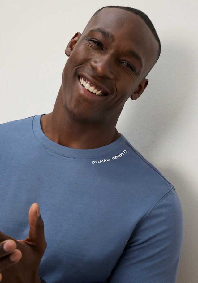 DELMAO Rundhalsshirt schmal geschnitten, mit Print, aus 100% Baumwolle