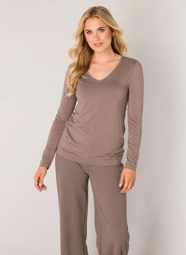 Base Level Langarmshirt mit V-Ausschnitt