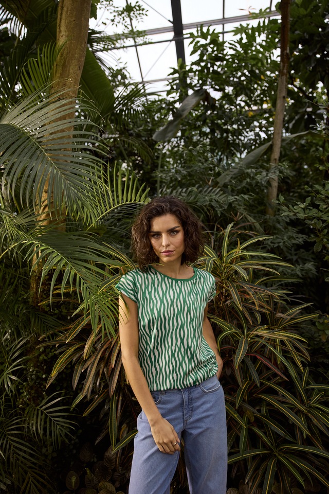 Laura Scott Shirtbluse »im Materialmix mit Satin, verschiedene Muster für jeden Geschmack,« femininer Stil, Rundhalsausschnitt, lockere Passform