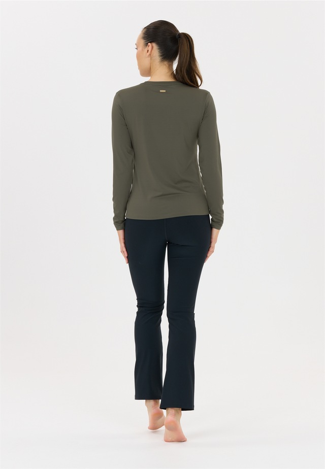 ATHLECIA Langarmshirt »Almi« mit feuchtigkeitsregulierender Funktion