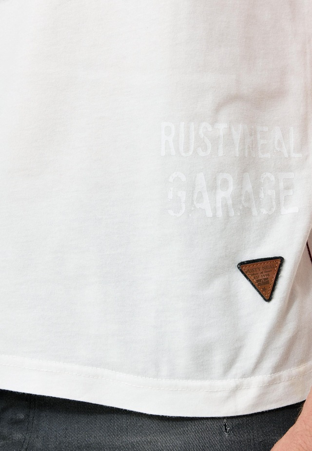 Rusty Neal T-Shirt mit farblichem Übergang