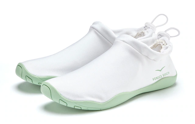 Venice Beach Aquaschuh »Badelatsche, Badeschuhe, Badeschlappe, Wasserschuh, leichter Slipper« schnelltrocknend mit ultraleichter Sohle VEGAN