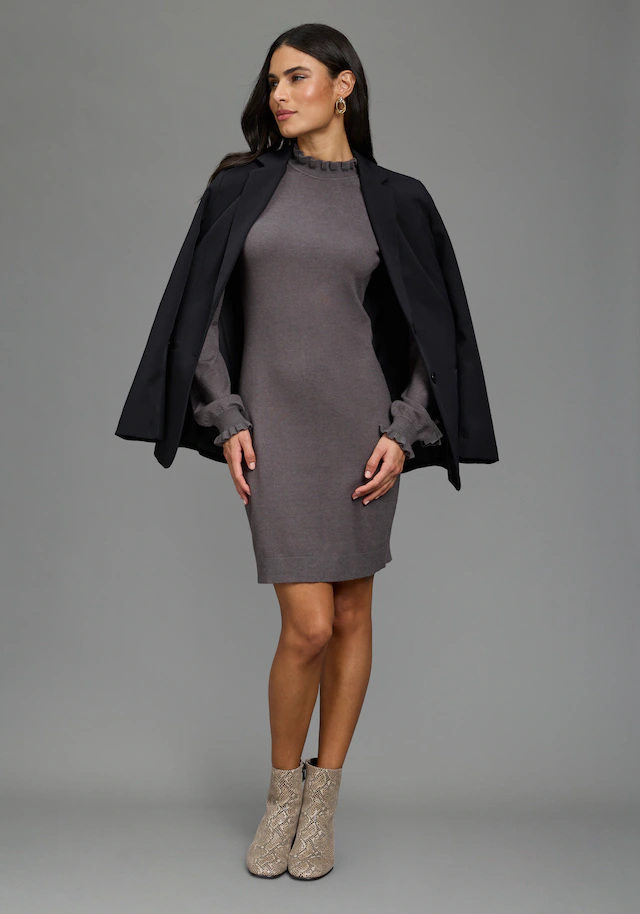 Laura Scott Strickkleid aus Viskosemischung mit femininem Rüschendetail