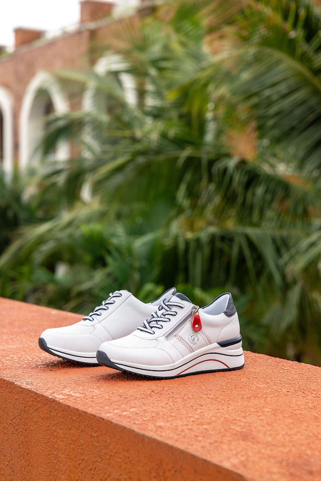 Remonte Keilsneaker , Freizeitschuh, Halbschuh, Schnürschuh mit Metallic-Kontrastbesätzen