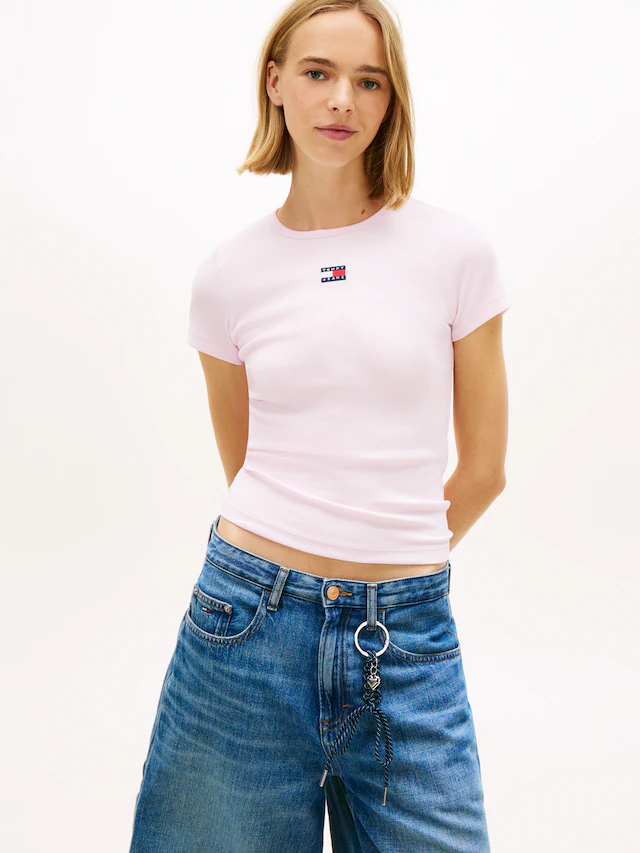 Tommy Jeans Kurzarmshirt »TJW SLIM BADGE RIB TEE« mit gerippter Struktur