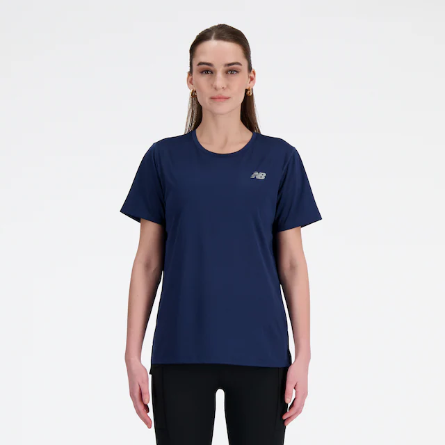 New Balance Laufshirt »Sports Essentials T-Shirt Womens TOP-36327« Regular Fit, mit eingefasster Kante am Rundhalsausschnitt, Kurzarm