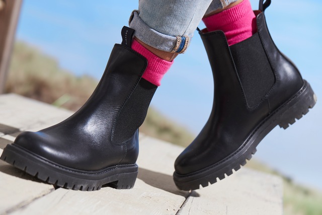 Elbsand Stiefelette »Chelseaboots, Schlupfstiefel, Bikerboots, Herbststiefelette« aus Leder mit Stretch-Einsätzen, Lederstiefelette