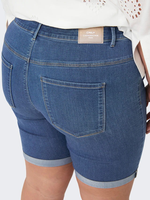 ONLY CARMAKOMA Jeansshorts »CARTHUNDER LIFE REG LONG SHORTS DNM« Viskosemischung, skinny fit