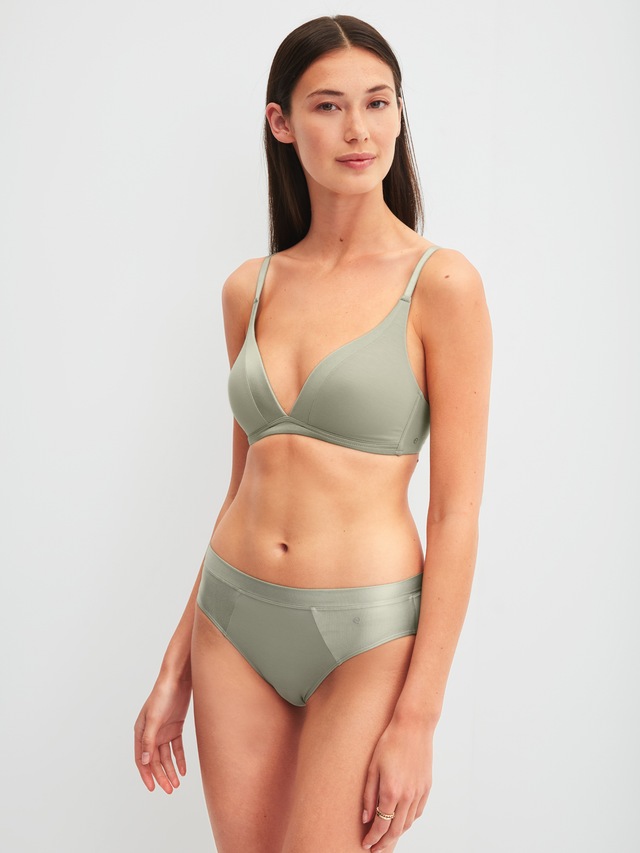 CALIDA Slip »Cate« schimmernde Satin-Blende, femininer Look, Single Jersey, elastisch
