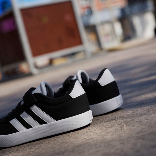 adidas Sportswear Sneaker »VL COURT 3.0« inspiriert vom Design des adidas samba, für Kinder & Jugendliche
