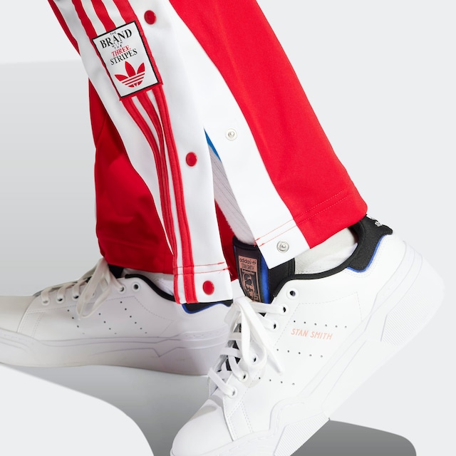 adidas Originals Sporthose »ADIBREAK PANT« lockerer Schnitt, mit Seitentaschen, aus weichem Trikotmaterial