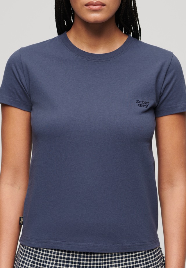 Superdry Kurzarmshirt »SU-ESSENTIAL LOGO 90'S T SHIRT« angenehmes Tragegefühl durch besonders weiche Haptik