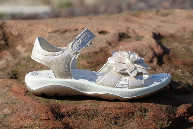 Lurchi Sandale »Flora« Sandalette mit Blumenverzierung, Größenschablone zum Download